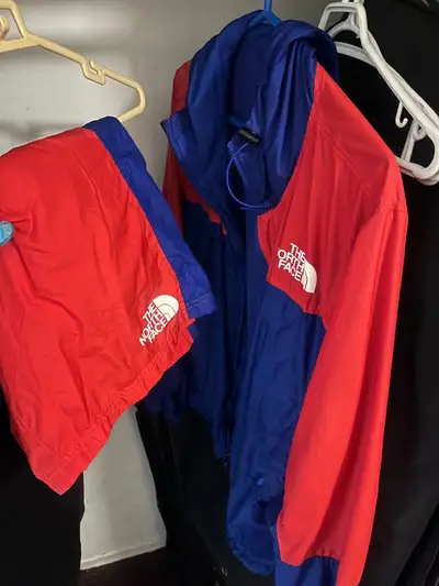 Men's Northface Collection (2) - Size L - 9/10 Condition, View more