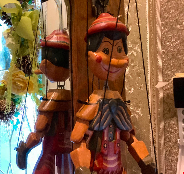 Marionnette sur fil vintage Pinocchio Bois sculpté rare 50$ dans Art et objets de collection  à Laval/Rive Nord - Image 2