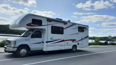 2019 Forest River 2651CD Forester Véritable 4 saisons Ford E450 Moteur V10 de 6,8 L 26 pieds Arctic...