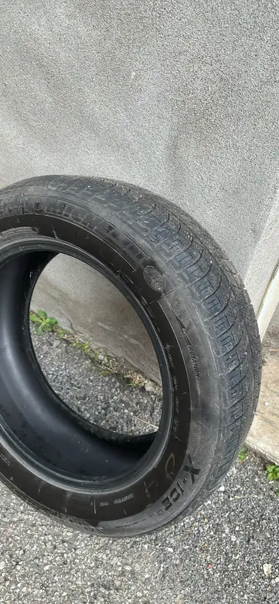 4 Michelin X- Ice tires 225/60 R18 Used for 1 season Cash only Pick up in St. Laurent