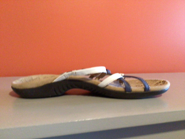 Sandals  in Women's - Shoes in Kitchener / Waterloo - Image 2