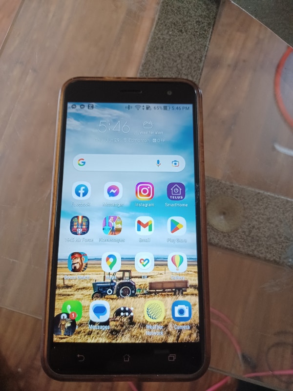 Asus 64 gb cell phone no cracks or chips great shape unlocked Cell