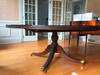 Gorgeous Vintage Mahogany Dining Table with Satinwood Banding