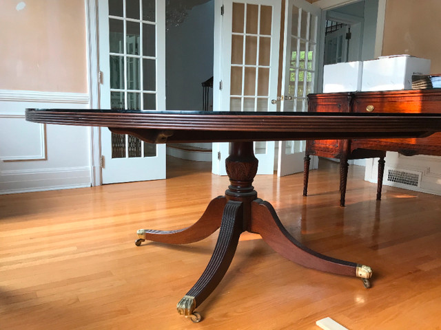 Gorgeous Vintage Mahogany Dining Table with Satinwood Banding in Dining Tables & Sets in Peterborough