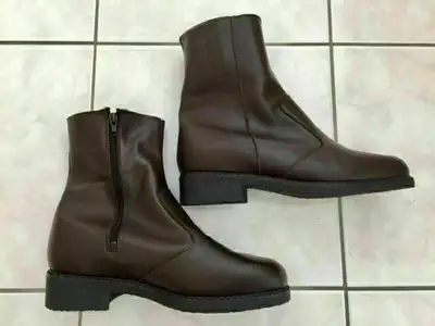 Men Fall / Winter Boots Size 7.5
