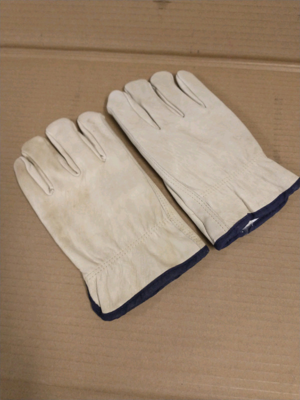 NEW PIGS SKIN WORK GLOVES LINED
GENUINE LEATHER NATURAL FIT! in Other in St. Catharines - Image 2