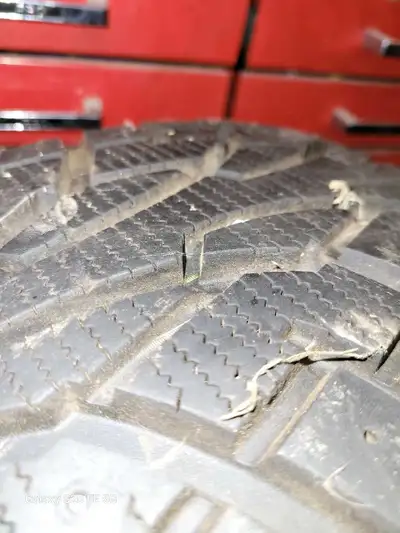 I have 4 winter tires in grate shape they are Uniroyal Tiger Paw Ice and Snow 205/50/17 Can drop off...