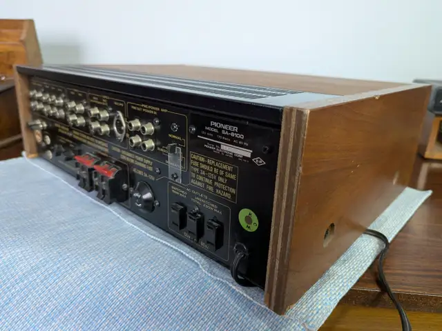 Vintage Pioneer 8100 integrated amplifier c. 1974 in Stereo Systems & Home Theatre in Calgary - Image 9