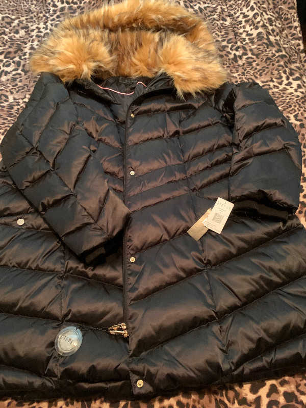 Winter jacket new REDUCED in Women's - Tops & Outerwear in St. Catharines