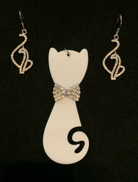 Cat-Lover’s Acrylic Pendant & Stylized Earrings! Rhinestones!