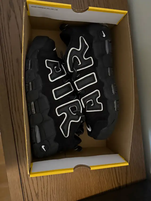  NIKE AIR MORE UPTEMPO LOW SP  in Men's Shoes in Oakville / Halton Region - Image 3