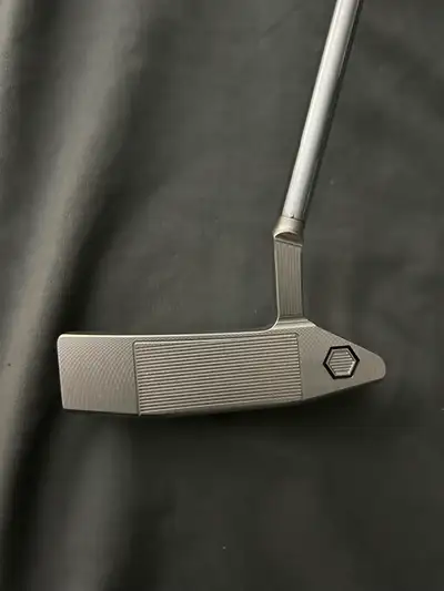 Bettinardi Studio Stock 17 35” RH putter, View more