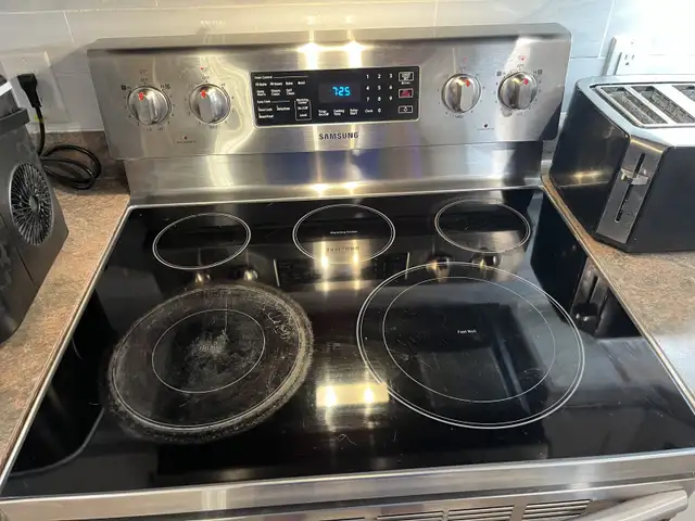 Range Stove for Sale in Stoves, Ovens & Ranges in Cole Harbour - Image 9