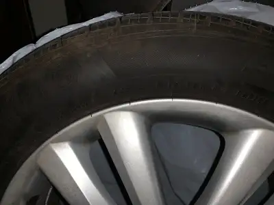 4 225/55/R18 Continental tires with original (2012) Hyundai Tucson rims. Rims have no damage. Tires...