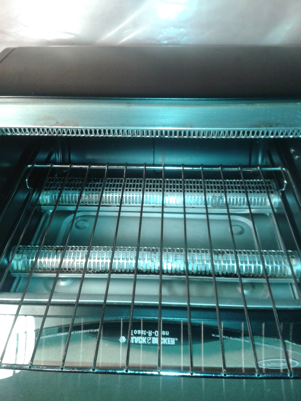 Toaster Oven in Toasters & Toaster Ovens in Markham / York Region - Image 2