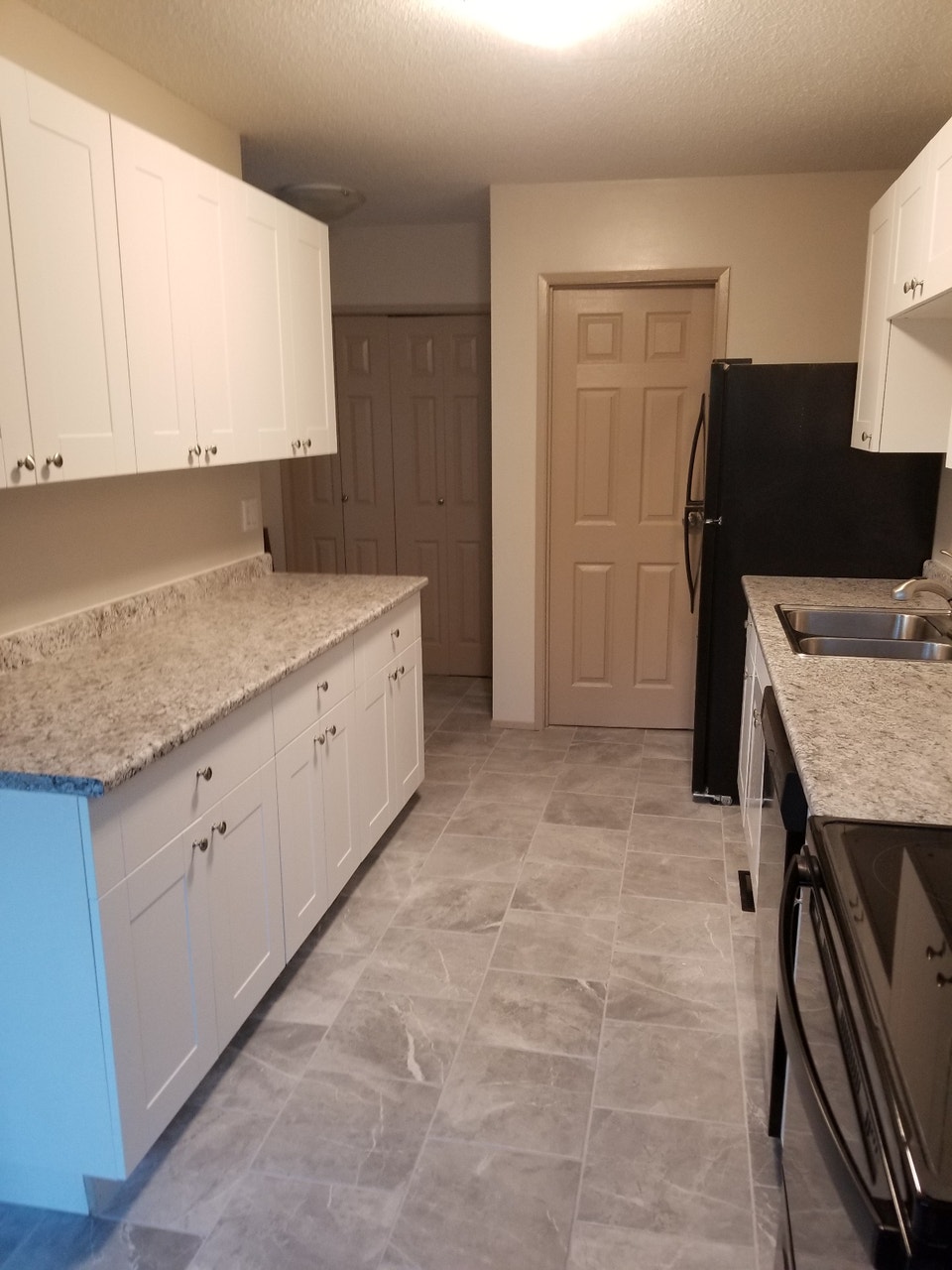 Beautiful 2 Bedroom Suite in 4-Plex Call for details 306-960-528 2