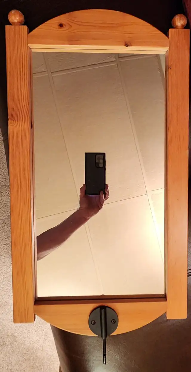 1 Antique Heavy Plate Mirror and Modern Mirror With Hook Read AD in Home Décor & Accents in Edmonton - Image 8