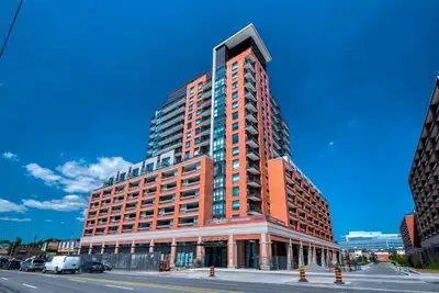 Beautiful 1 bedroom unit with a balcony in Treviso III available for immediate rent; Walking distanc...