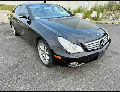 Hi, I'm selling my 2008 Mercedes-Benz CLS 550 is a luxury 4-door "coupe" featuring a 5.5L V8 engine...
