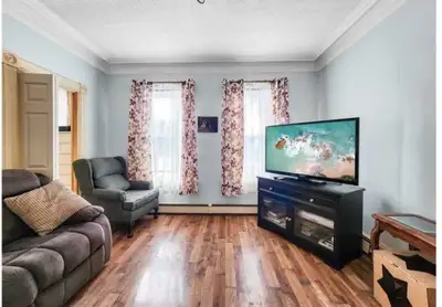 3 bedroom 1 bathroom apartment available for rent.