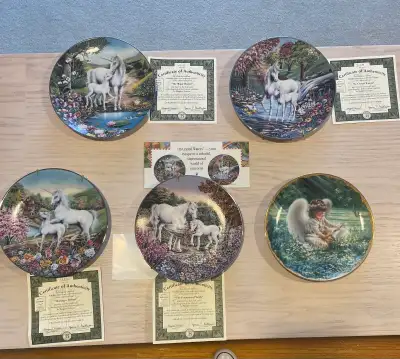 Mint condition Bradford exchange plates x5, View more
