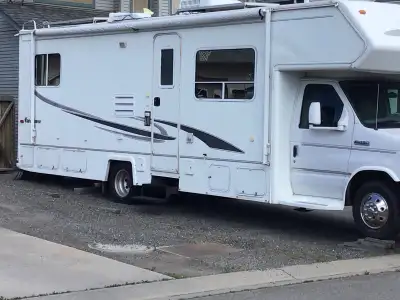 2006 29 ft Ford E 450 super duty class c motorhome with 6.81 Engine Bought it at 1 36890 klm .Replac...
