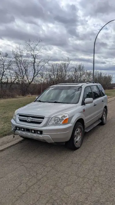 Active status, Alberta history. Strong engine and transmission. 400k km on body, 308k km on newer en...
