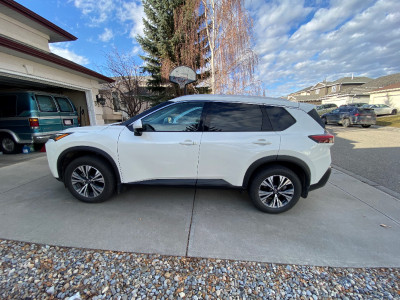 2021 Nissan Rogue - Mint Condition