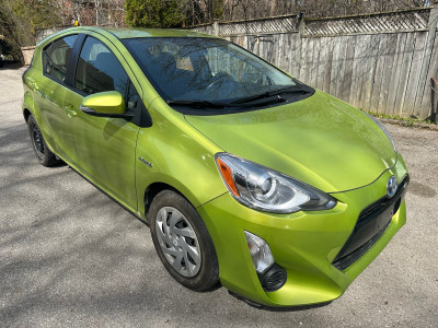 2015 Toyota Prius C Hybrid FWD| Clean Carfax| Accident Free