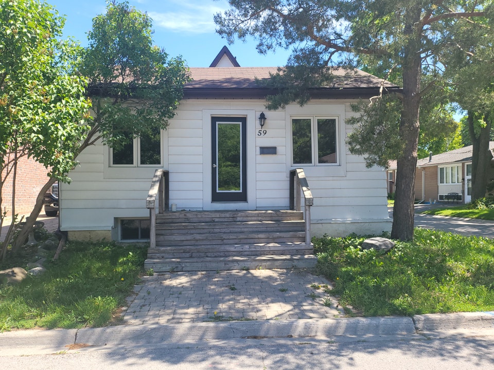 HOUSE FOR RENT IN BOLTON - 3BDRM, 1 BTH 1
