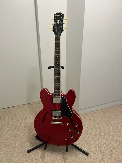 Epiphone ES-335 - Inspired by Gibson, View more