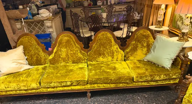 Great condition quality  sofa and armchair solid real wood in Couches & Futons in Markham / York Region - Image 3