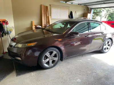 All wheel Drive have owned for 5 or 6 years , real good condition. Low kilometres. Stored most winte...