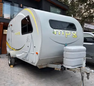 Excellent, light weight, family friendly trailer. Sleeps 4. 2 bunks and a double/queen. Lots of exte...