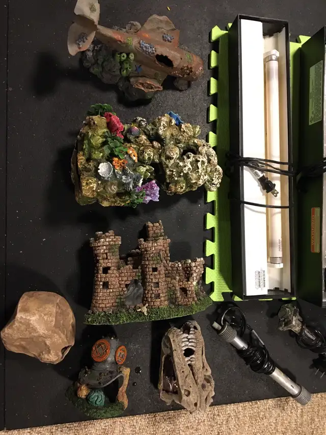 AQUARIUM STUFF FOR SALE ROCKS TANKS ETC - Pickering  in Fish for Rehoming in City of Toronto - Image 8