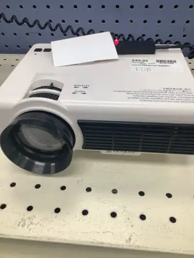 Vankyo projector leisure 3 Cash Canada Macleod trail, Calgary Alberta (4636 Macleod trail SW, Calgar...