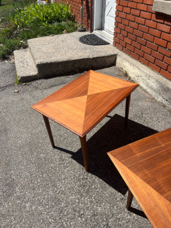 Table d’appoint de salon mid century moderne restaurée dans Tables basses  à Ouest de l’Île - Image 2