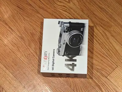 Camera / caméra, View more