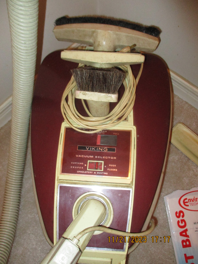 Eureka Complete Canister Power Head Vacuum Set in Vacuums in City of Toronto - Image 2