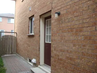 Eglinton Don Mills 1 Bedroom Basement Apartment