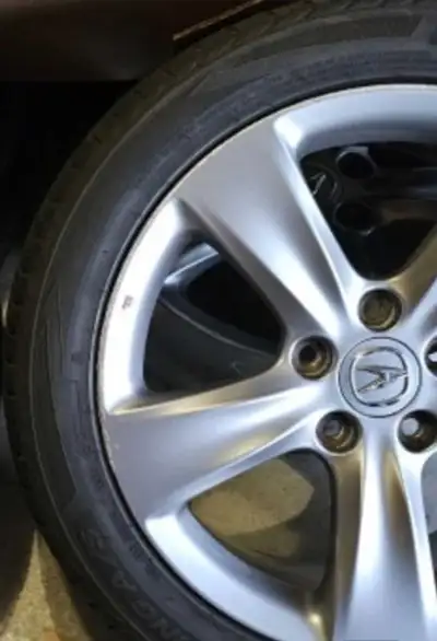 Set of four Acura alloy wheels with tires. These came off an Acura tsx. Ready for a good set of whee...