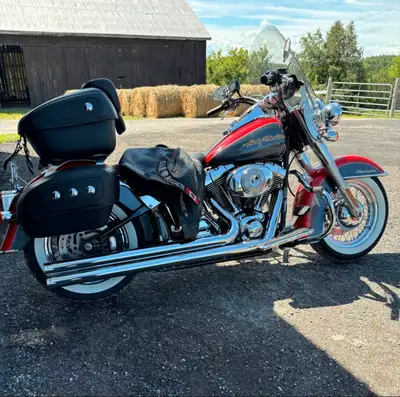 2006 Softail Deluxe Very rare colour and just a great all-around bike - Thousands in accessories - a...