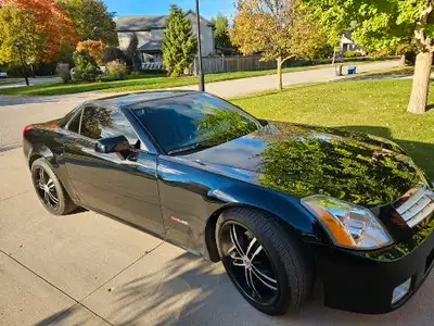 2005 Cadillac XLR -115,000 KM This vehicle is in mint condition, zero damage. Included with the car...