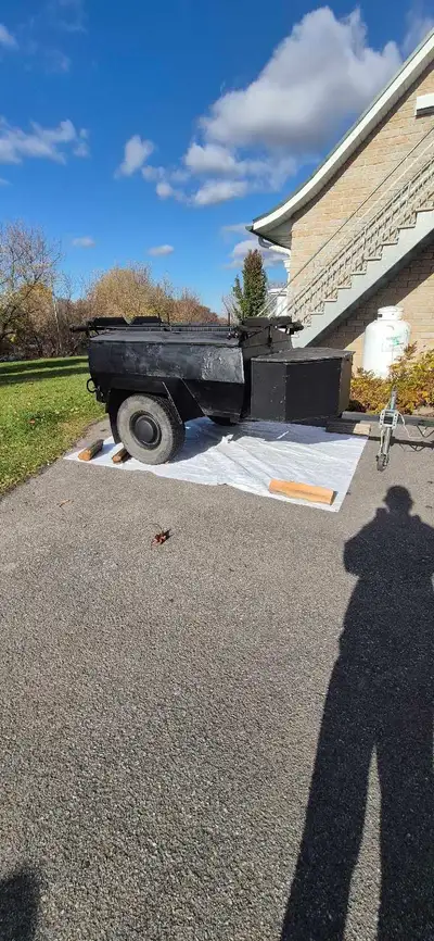 Je cherche un echange pour un trailer de la meme grosseur mais plus leger, celui si pese 460kg avec...