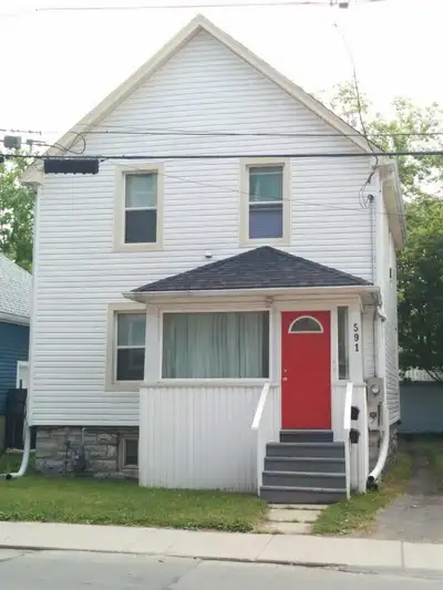 591 Victoria St 2 bedroom