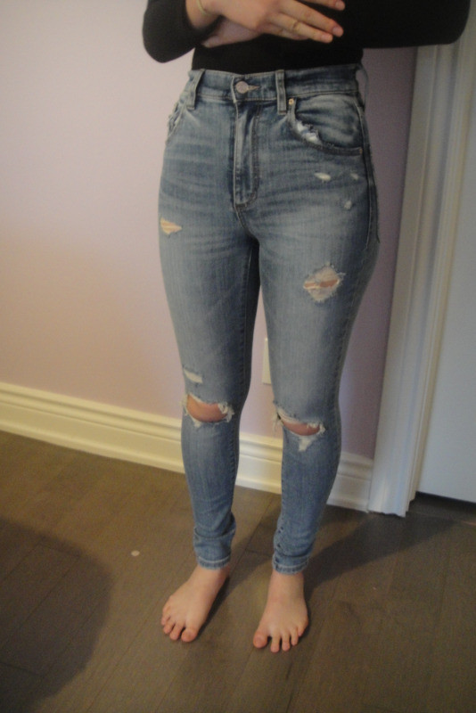 Women Juniors Garage High Rise Jeans Size 0.  W24" Distressed in Women's - Bottoms in Markham / York Region - Image 2