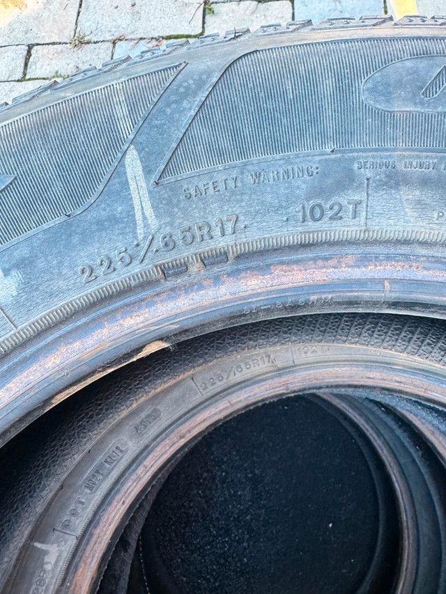Goodyear Winter tire 225/65/R17 in Tires & Rims in Gatineau - Image 3