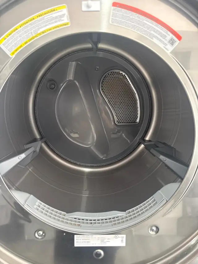 27 inch Samsung washer dryer front load combo  in Washers & Dryers in Hamilton - Image 4