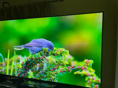4K smart tv 65 inches LED like new, View more