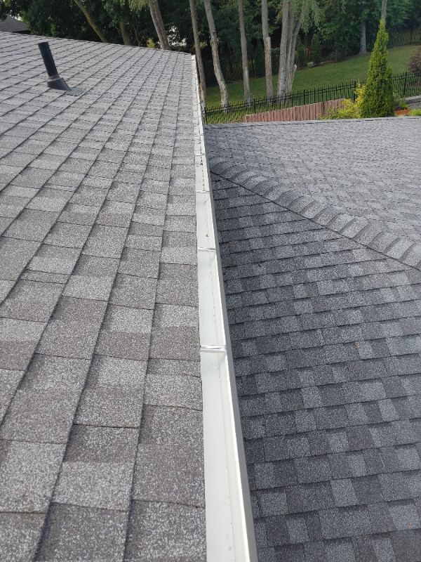 Roof replacement/ Roof repairs/ vents/ Skylight - free estimate in Roofing in Mississauga / Peel Region - Image 2